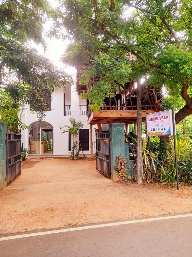 Heritage Rangiri Villa Dambulla Esterno foto